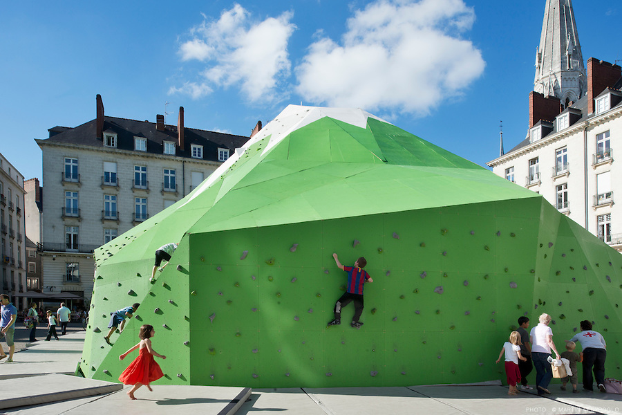PLAYGROUNDS OUTDOOR PLACE ROYALE MONT ROYAL(E) BLOCK ARCHITECTES