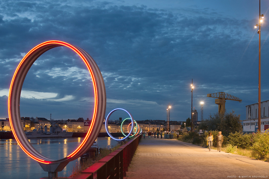Ile de Nantes (Prairie au Duc) Daniel Buren  et Patrick Bouchain âLes Anneauxâ