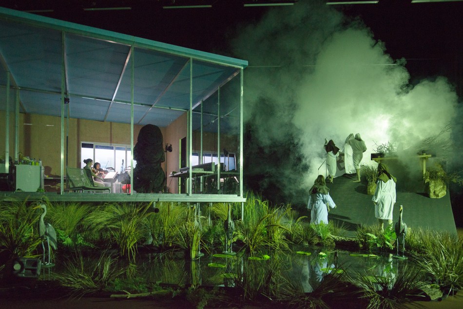 Swamp Club - Philippe Quesne / Vivarium Studio.