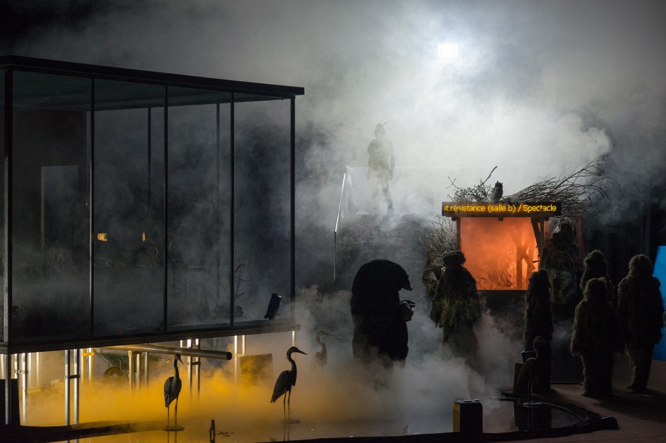 Swamp Club - Philippe Quesne / Vivarium Studio.