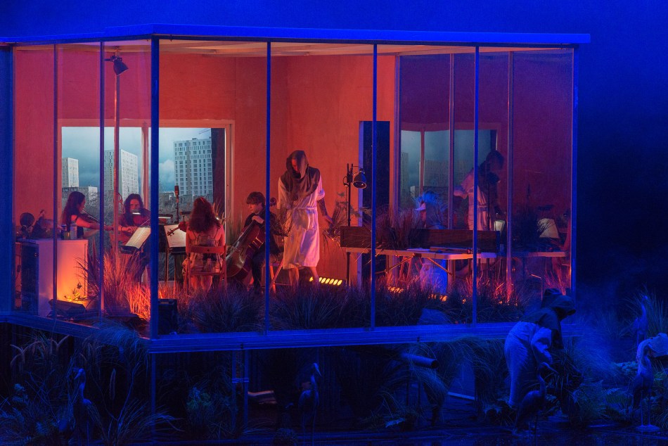 Swamp Club - Philippe Quesne / Vivarium Studio.