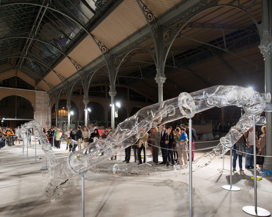 Nuit Blanche 2013.  Huang Yong Ping - Ceinture, 2013 (Carreau du