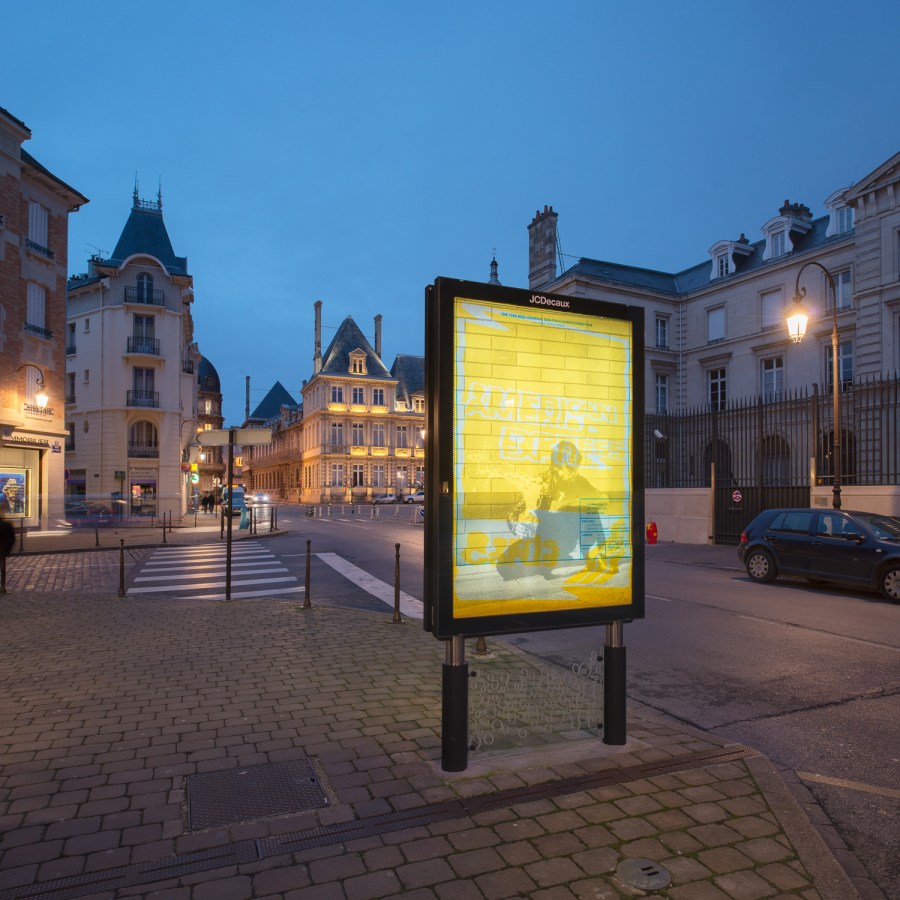 Affiches de Gavillet & Rust dans les espaces publics de la ville de Reims - Frac Champagne Ardenne