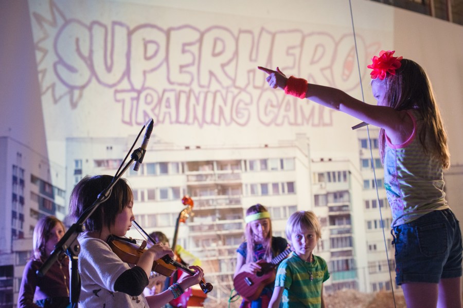 Next Day - Philippe Quesne, Paris / CAMPO, Gent. Nationaltheater Mannheim