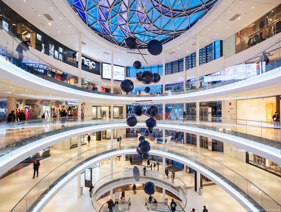 La rénovation du nouveau centre commercial Beaugrenelle conçue par le cabinet d'architectes Valode et Pistre