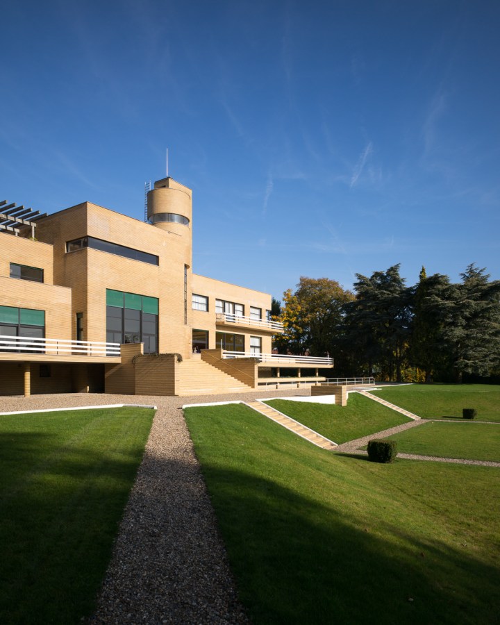 La Villa Cavrois par l'architecte Robert Mallet-Stevens, restaurée par le Centre des monuments nationaux (CMN). Croix, Nord-Pas-de-Calais, 2015.