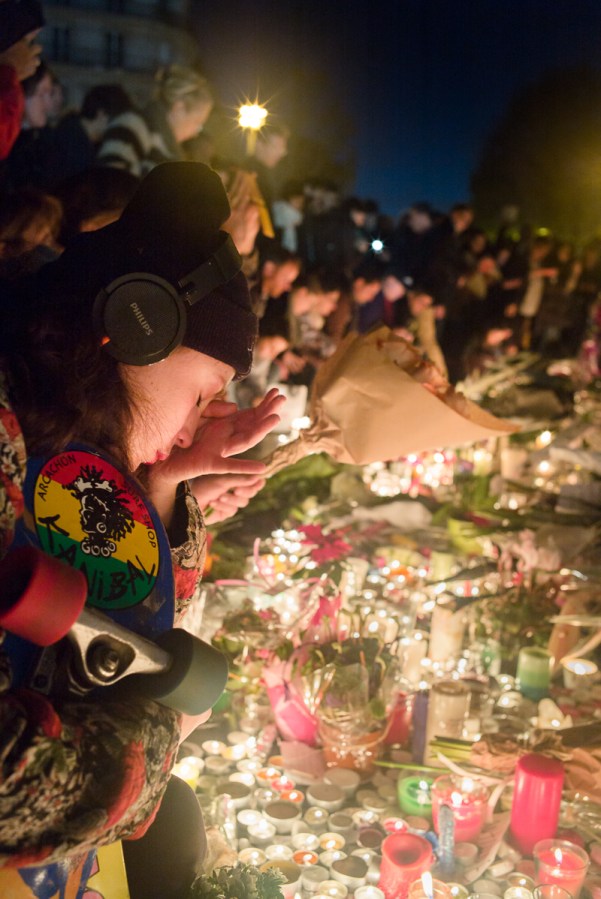 Place de la République : hommage aux victimes des attentats