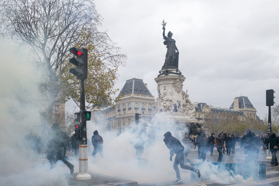 COP 21 : Manifestation place de la République